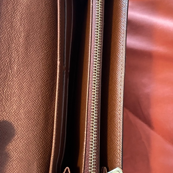 Louis Vuitton Monogram Wallet - Picture 14 of 14